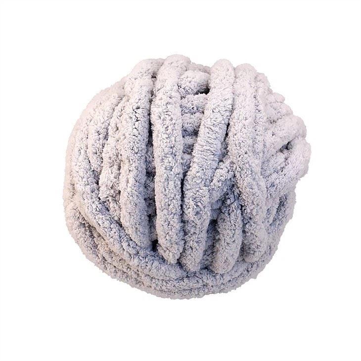 غزل مكتنزة عملاقة